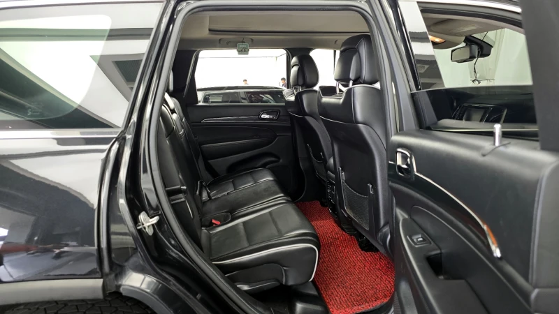 Jeep Grand cherokee OverLand 3.6, снимка 9 - Автомобили и джипове - 53467192