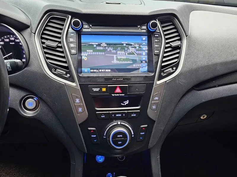 Hyundai Santa fe 2.0 2WD PREMIUM, снимка 14 - Автомобили и джипове - 56354260