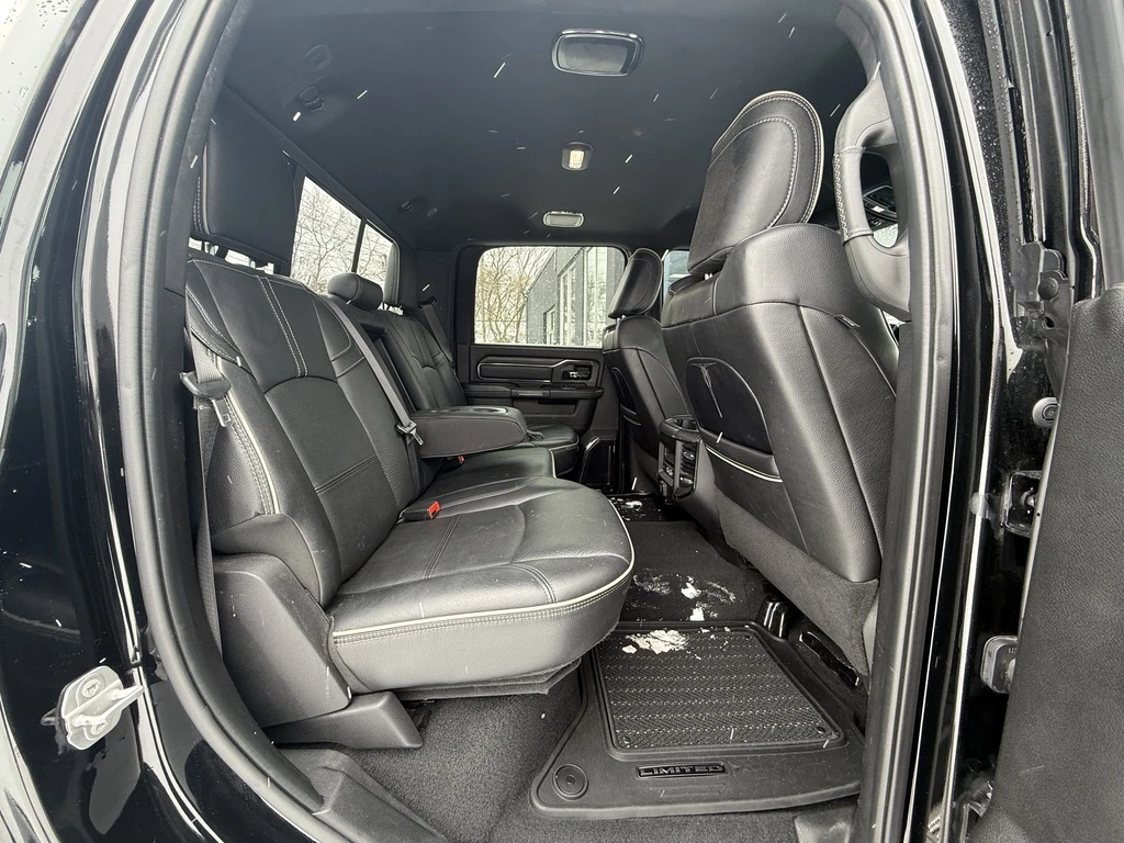 Dodge RAM 2500 LIMITED 4x4 Crew RAMBOX/ 360/ H/K /ОБДУХВАНЕ, снимка 17 - Автомобили и джипове - 53685743