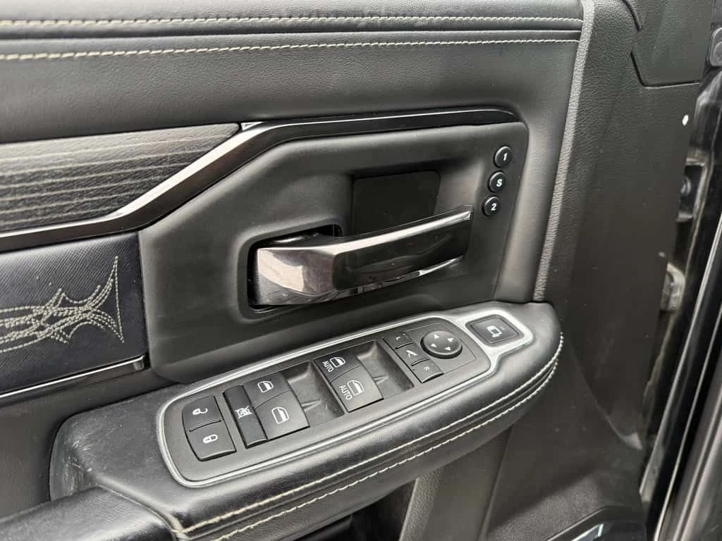 Dodge RAM 2500 LIMITED 4x4 Crew RAMBOX/ 360/ H/K /ОБДУХВАНЕ, снимка 14 - Автомобили и джипове - 53685743