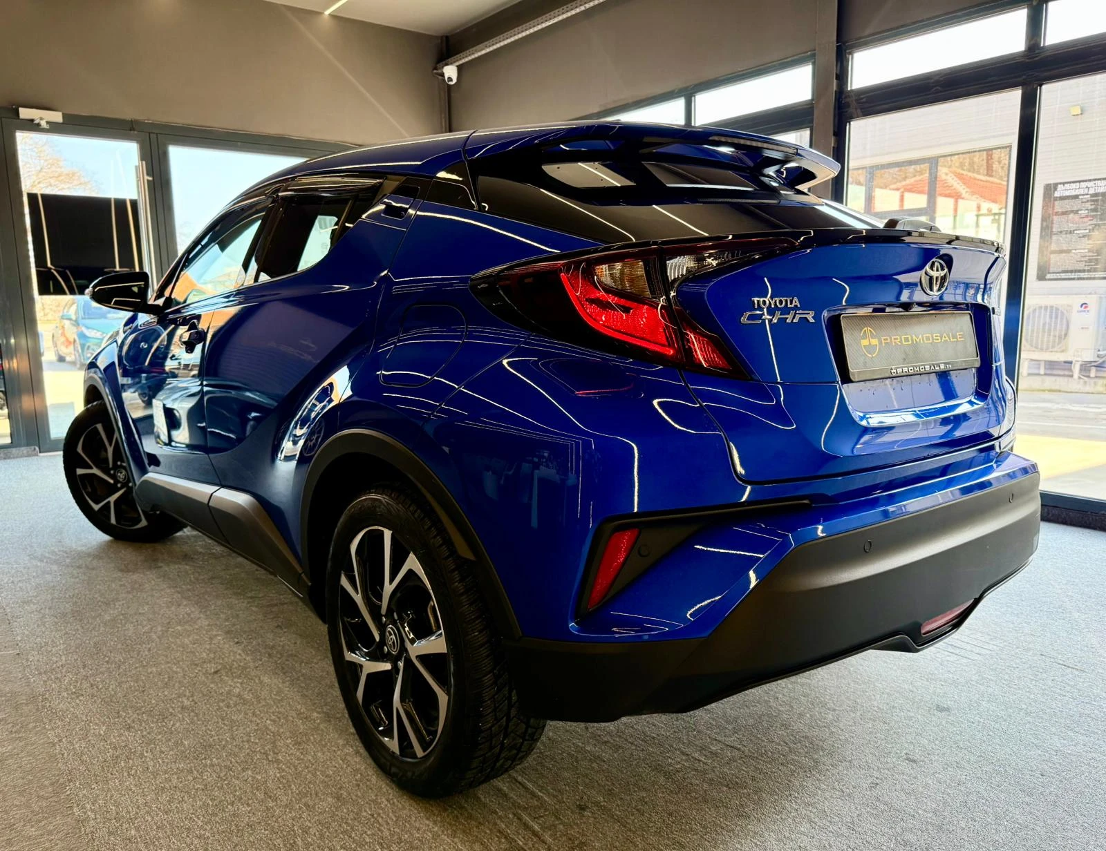 Toyota C-HR Гаранционен* Hybrid * VVT-i * Лизинг, снимка 4 - Автомобили и джипове - 53709682