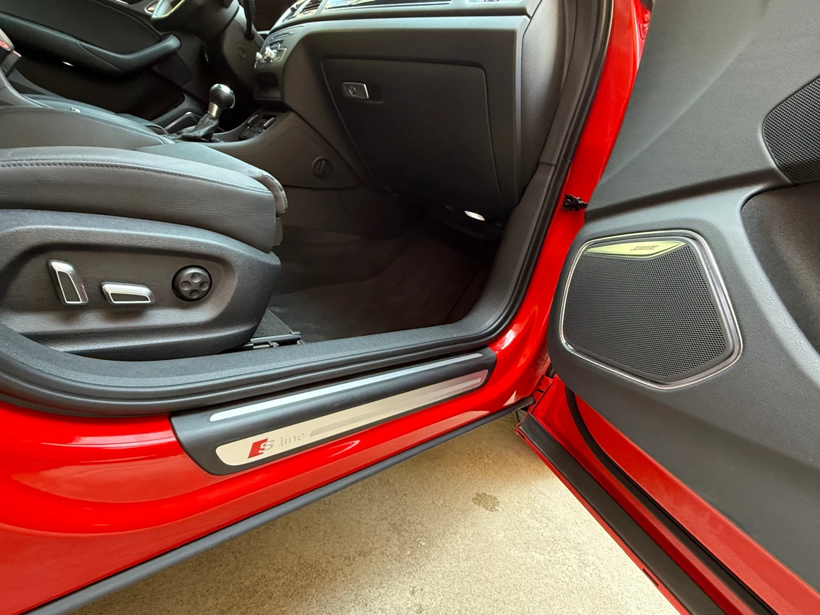 Audi Q3 S-Line Black Edition, снимка 13 - Автомобили и джипове - 54799734