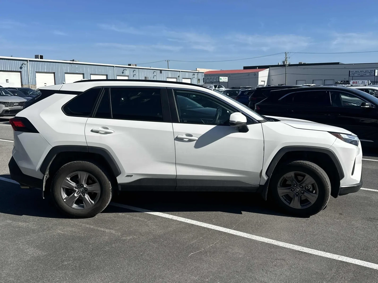 Toyota Rav4 Hybrid XLE * 2 КЛЮЧА * ПАНОРАМА * CARFAX, снимка 4 - Автомобили и джипове - 54859837