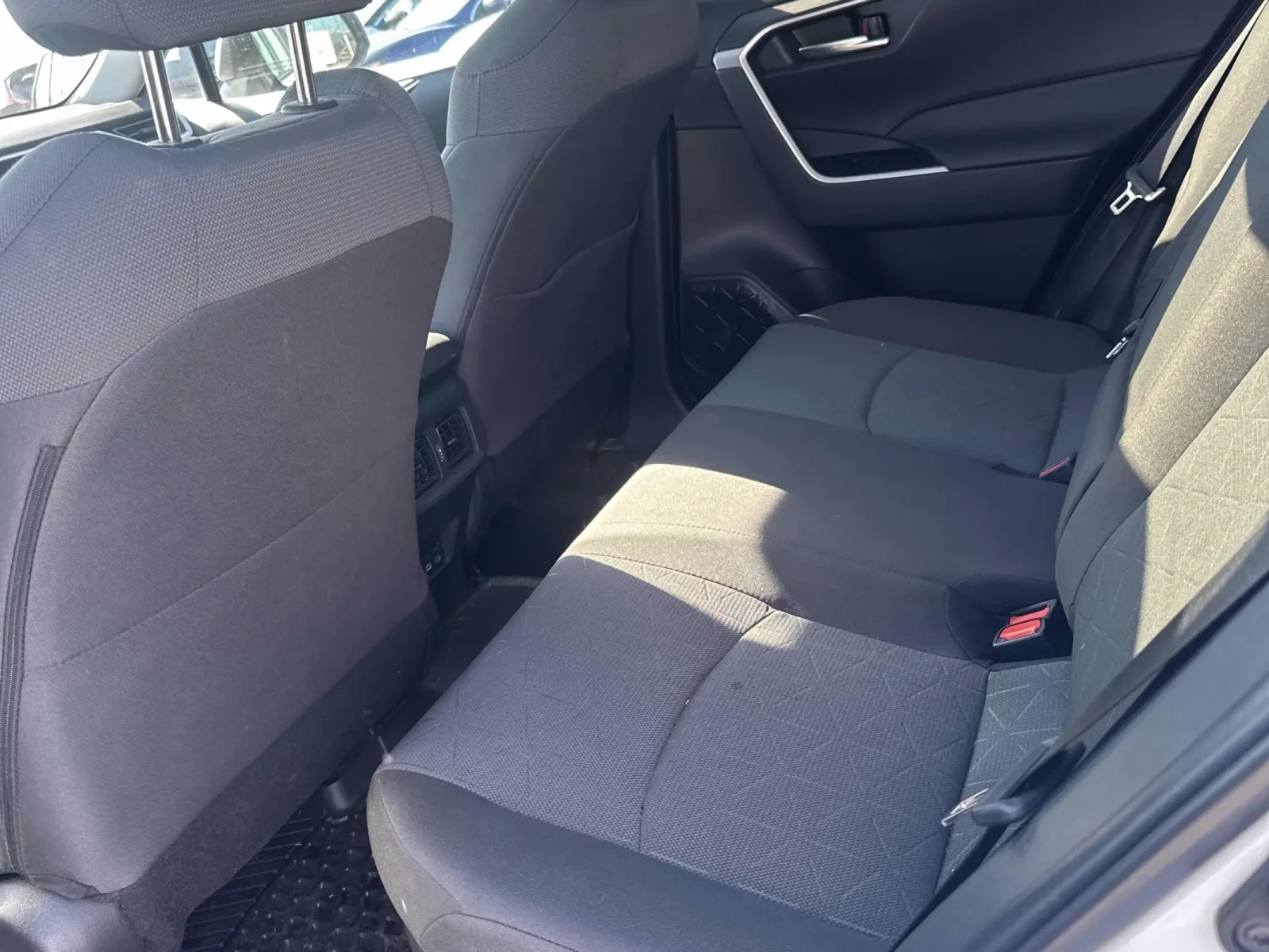 Toyota Rav4 Hybrid XLE * 2 КЛЮЧА * ПАНОРАМА * CARFAX, снимка 9 - Автомобили и джипове - 54859837