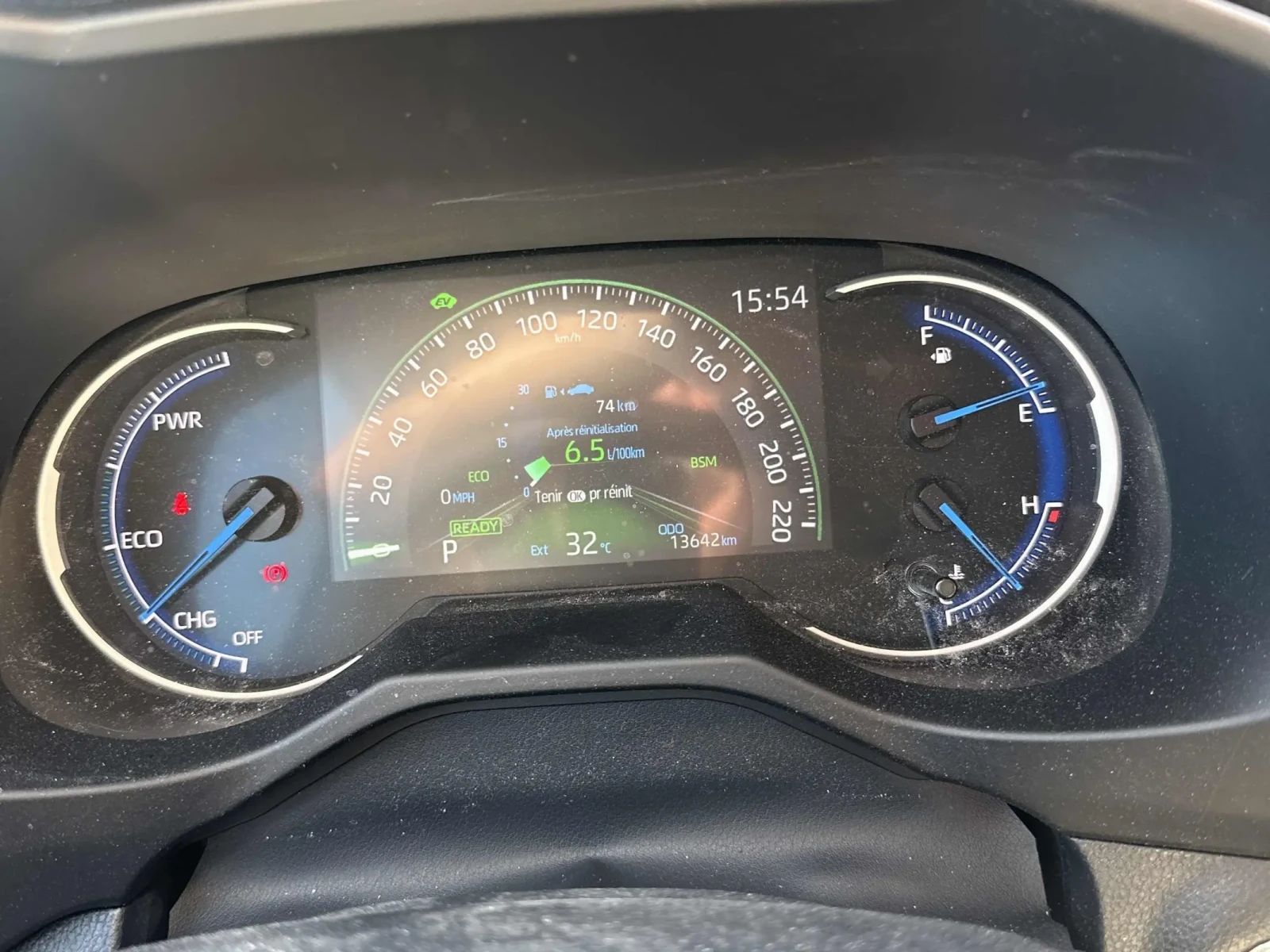 Toyota Rav4 Hybrid XLE * 2 КЛЮЧА * ПАНОРАМА * CARFAX, снимка 11 - Автомобили и джипове - 54859837
