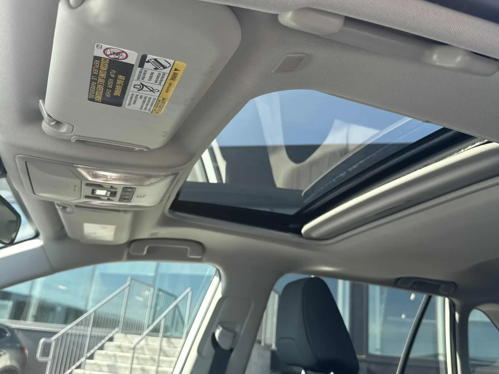 Toyota Rav4 Hybrid XLE * 2 КЛЮЧА * ПАНОРАМА * CARFAX, снимка 12 - Автомобили и джипове - 54859837