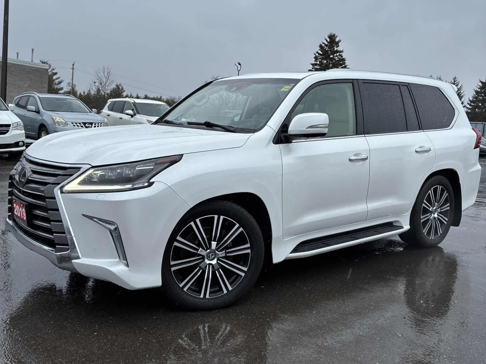 Lexus LX 570 8-местен* TV* HUD* Масажи отред/отзад* FULL FULL F