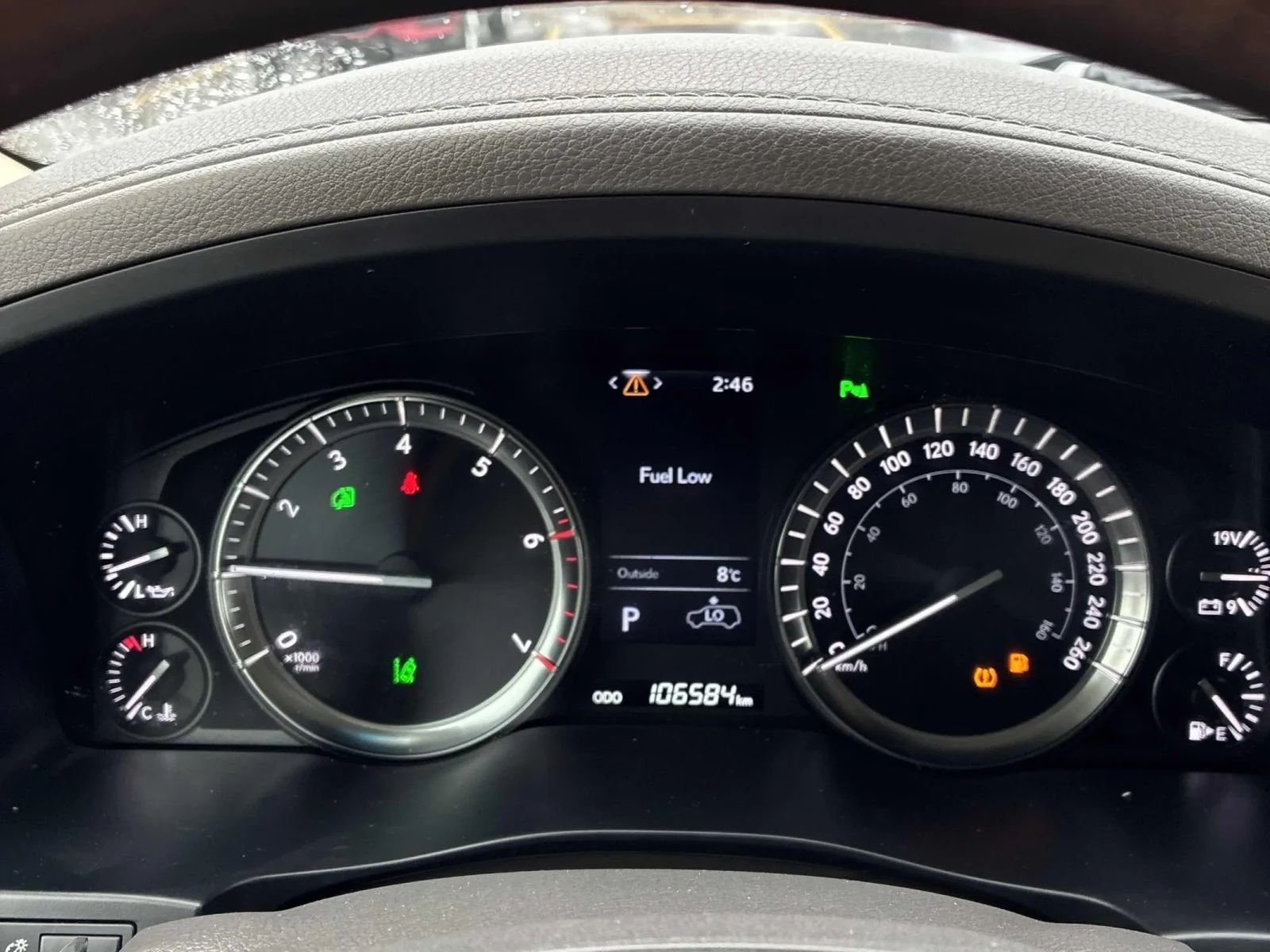 Lexus LX 570 8-местен* TV* HUD* Масажи отред/отзад* FULL FULL F, снимка 15 - Автомобили и джипове - 54930145