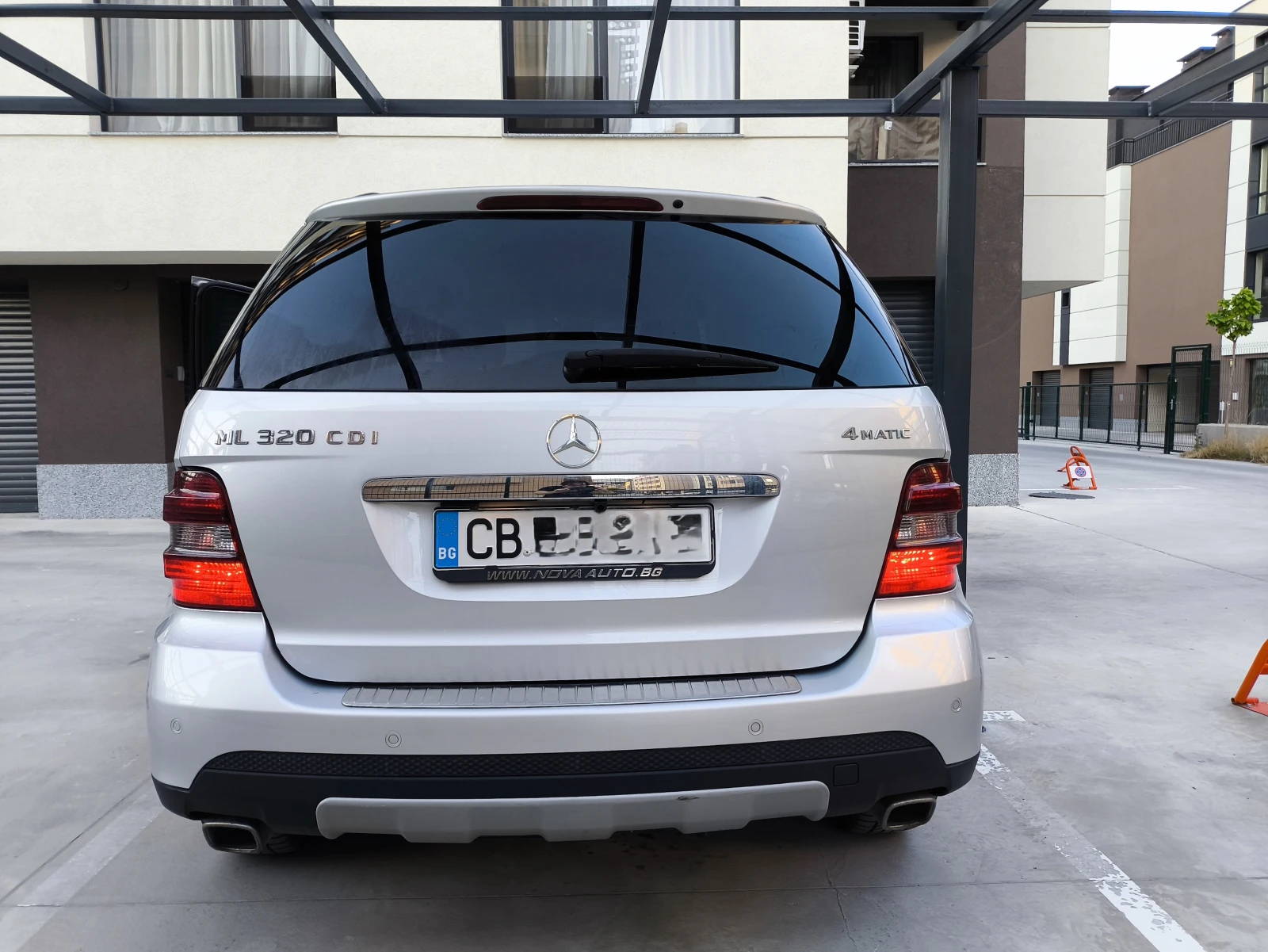 Mercedes-Benz ML 320, снимка 2 - Автомобили и джипове - 56074165