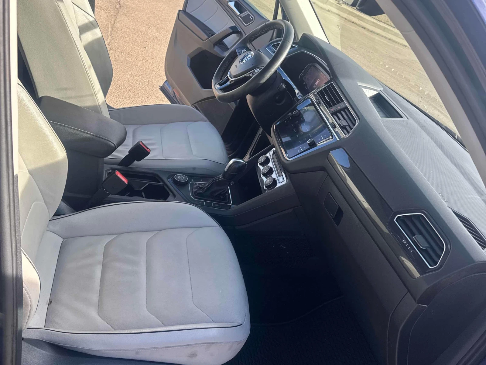 VW Tiguan Highline* 4x4* Pano* Dist* Back cam* �������* 2��� | Mobile.bg � ����������� 13