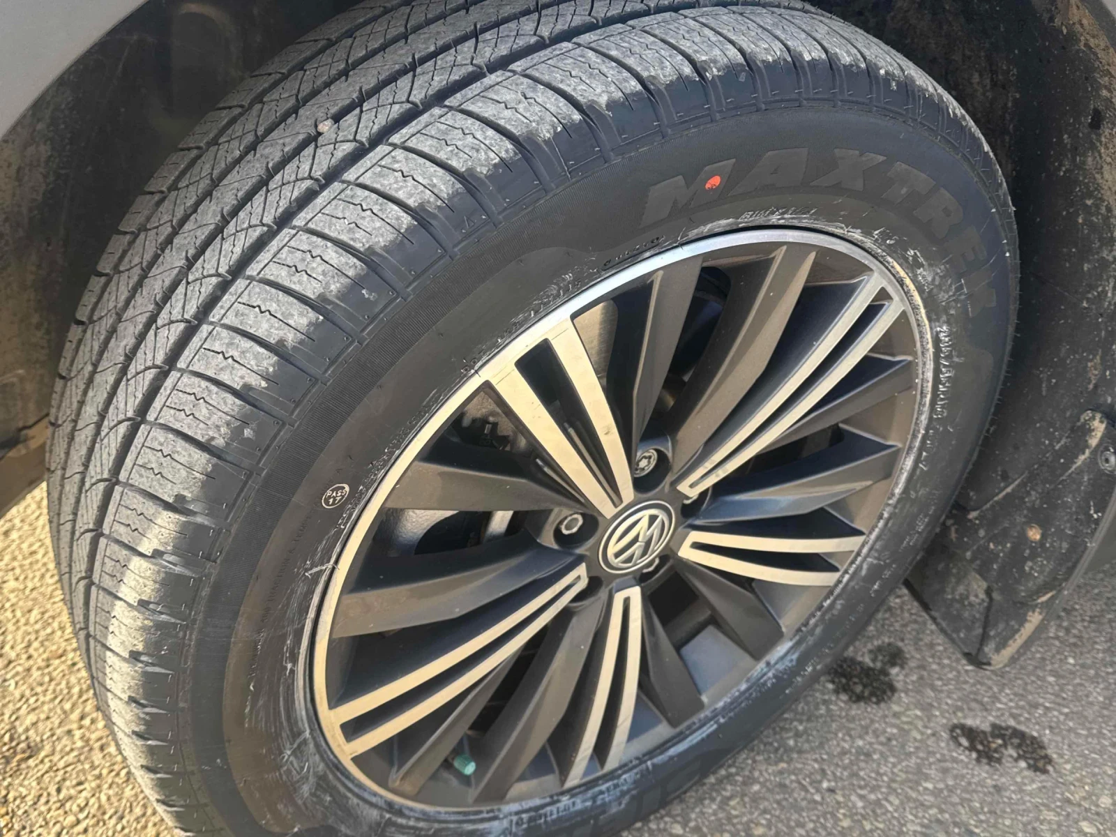 VW Tiguan Highline* 4x4* Pano* Dist* Back cam* �������* 2��� | Mobile.bg � ����������� 6