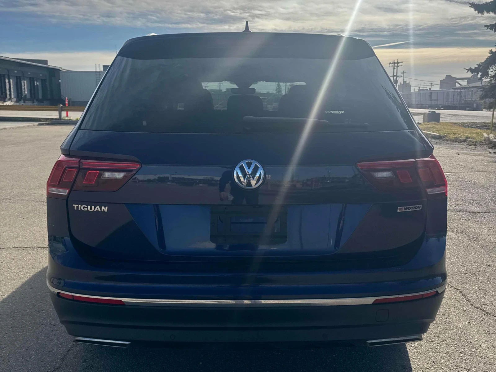 VW Tiguan Highline* 4x4* Pano* Dist* Back cam* �������* 2��� | Mobile.bg � ����������� 5
