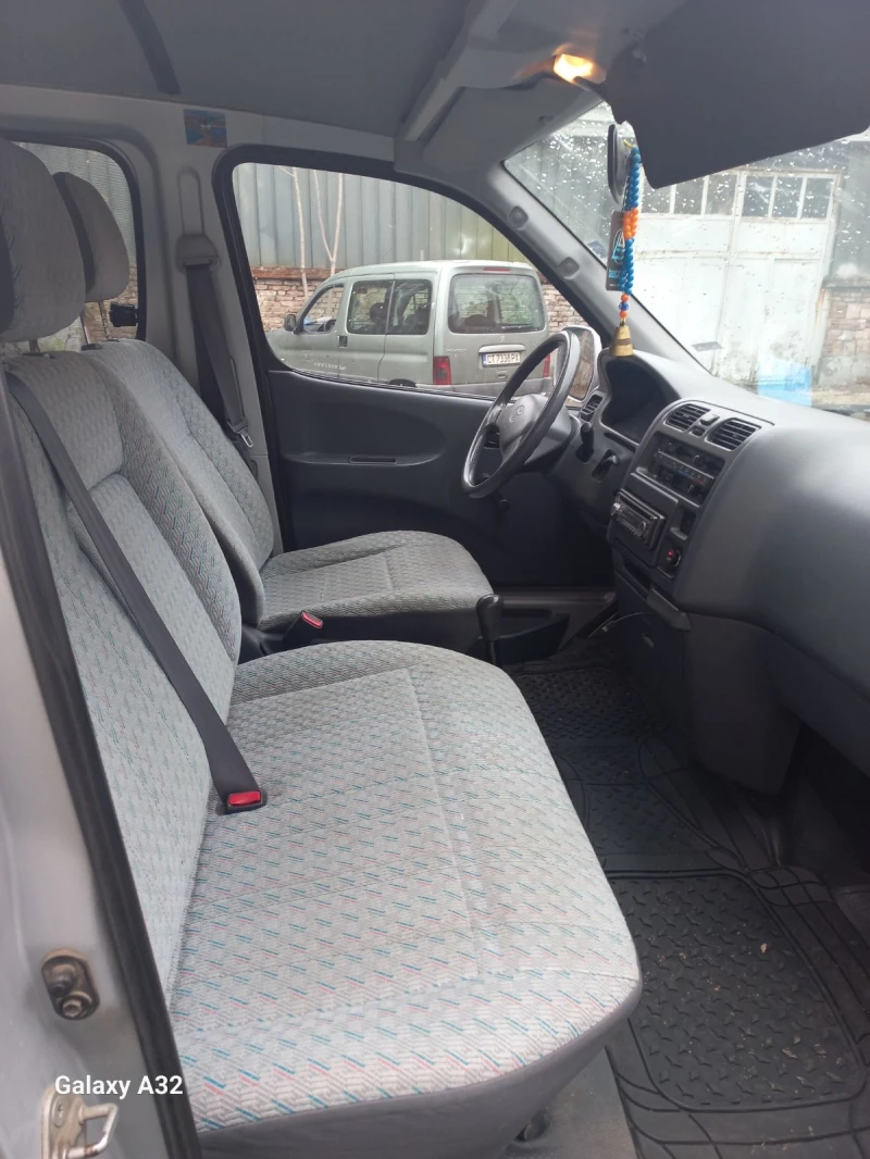 Toyota Hiace, снимка 9 - Бусове и автобуси - 53020604