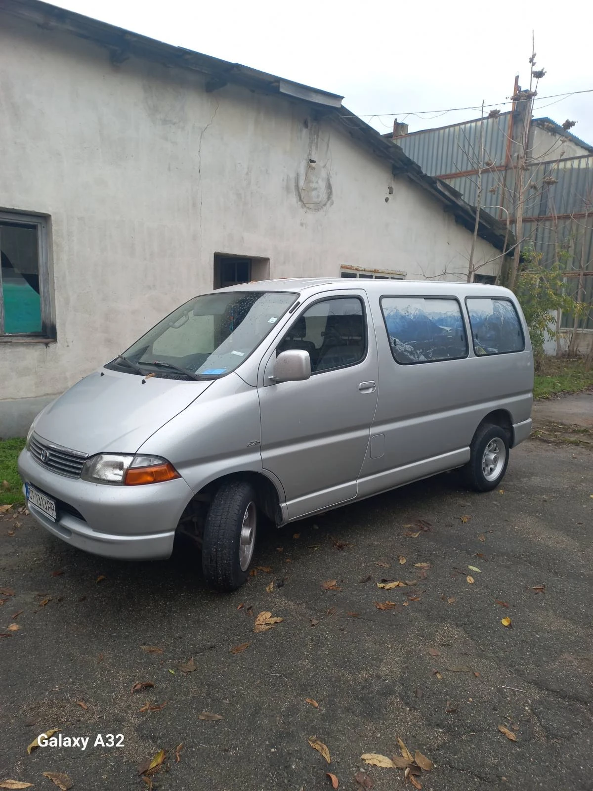 Toyota Hiace  - изображение 2