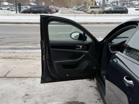 Porsche Panamera Base / 4  CARFAX, снимка 13