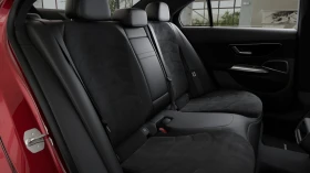 Mercedes-Benz E 300 е 4MATIC, снимка 10