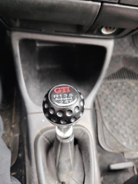 VW Golf 2.0 GTI | Mobile.bg    9