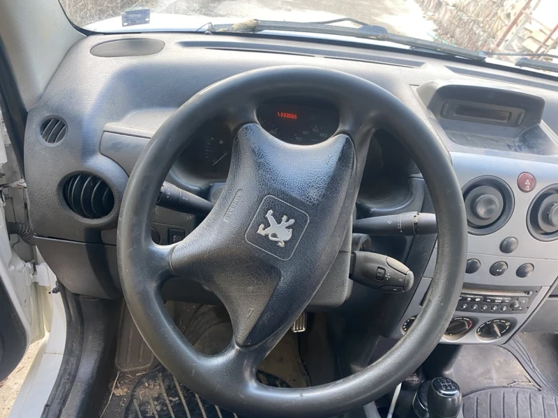 Peugeot Partner 1.9, снимка 3 - Автомобили и джипове - 47303021