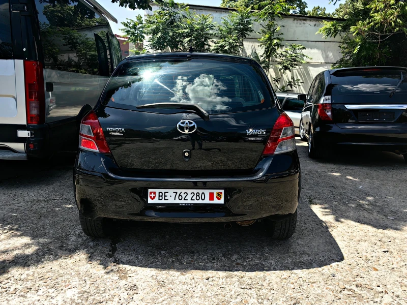 Toyota Yaris 1.3VVT-I!!ШВЕЙЦАРИЯ!!УНИКАТ!!, снимка 4 - Автомобили и джипове - 48587491