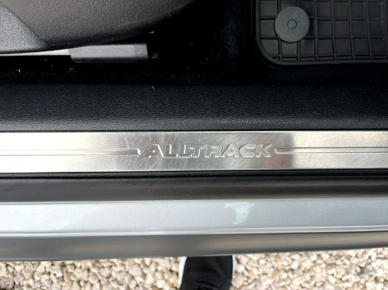 VW Alltrack 2.0i, снимка 13 - Автомобили и джипове - 50235093
