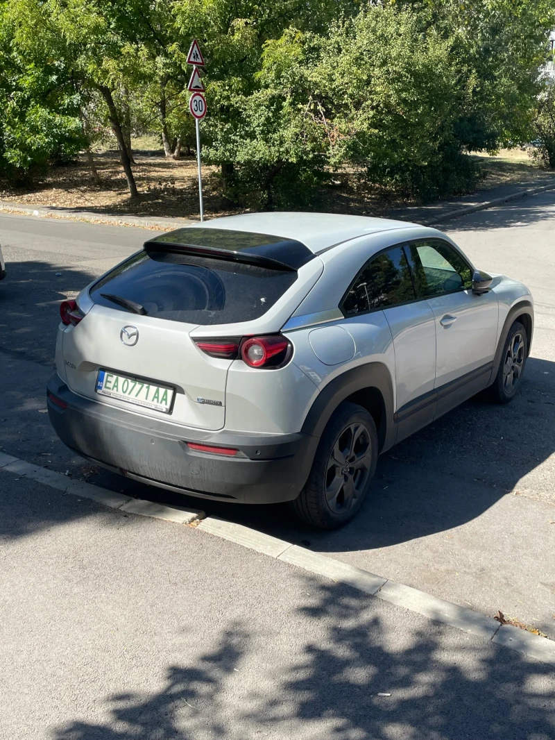 Mazda MX-30, снимка 4 - Автомобили и джипове - 52568229