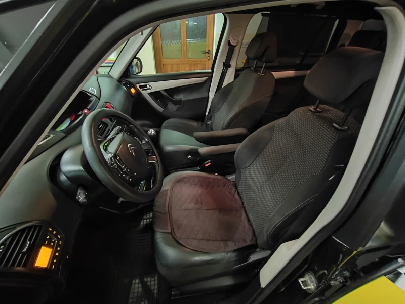 Citroen Grand C4 Picasso, снимка 10 - Автомобили и джипове - 52435265