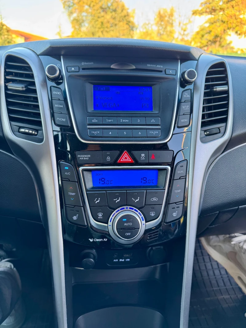 Hyundai I30 1.6 CRDi Facelift, снимка 14 - Автомобили и джипове - 52500310