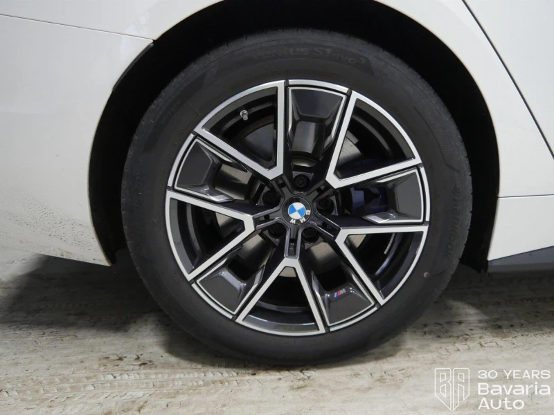 BMW i4 40 eDrive M Sport Paket, снимка 15 - Автомобили и джипове - 52834460
