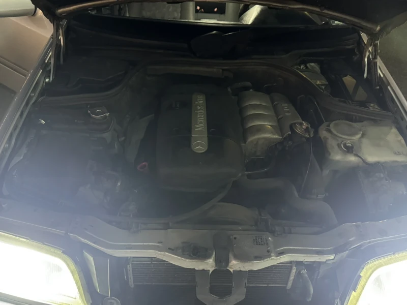 Mercedes-Benz C 220, снимка 10 - Автомобили и джипове - 52938508