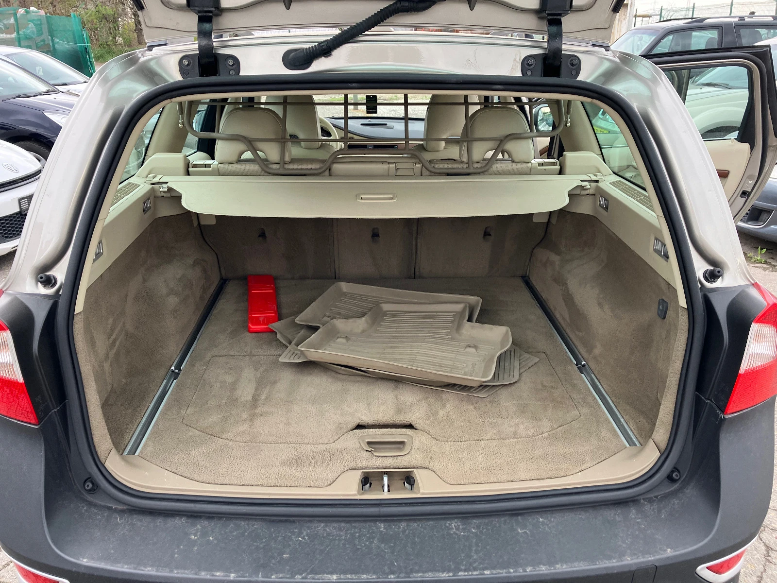 Volvo Xc70 3.2 AWD  | Mobile.bg   17