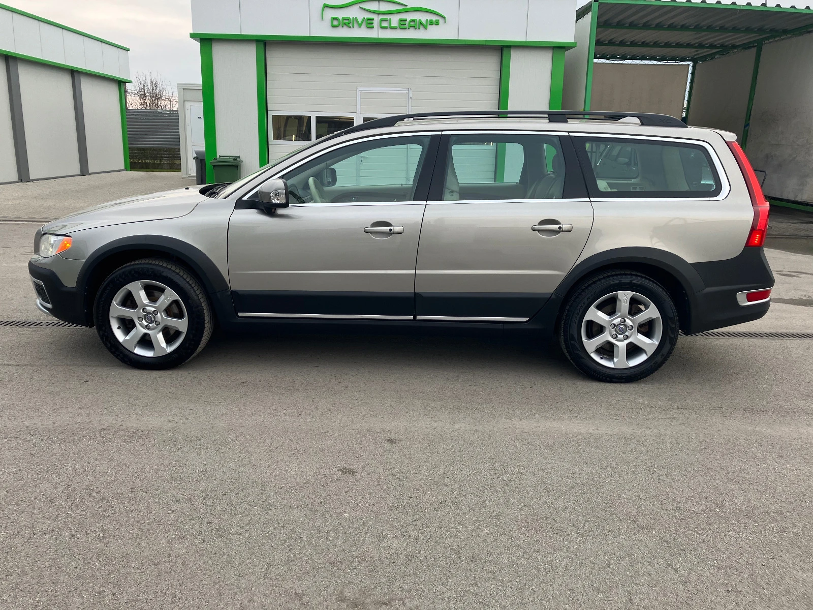 Volvo Xc70 3.2 AWD  - изображение 4