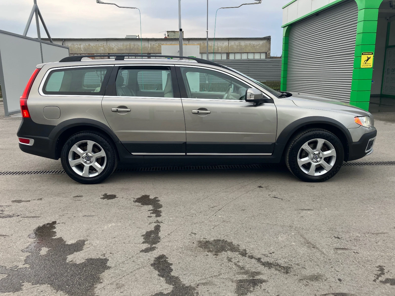 Volvo Xc70 3.2 AWD  - изображение 7