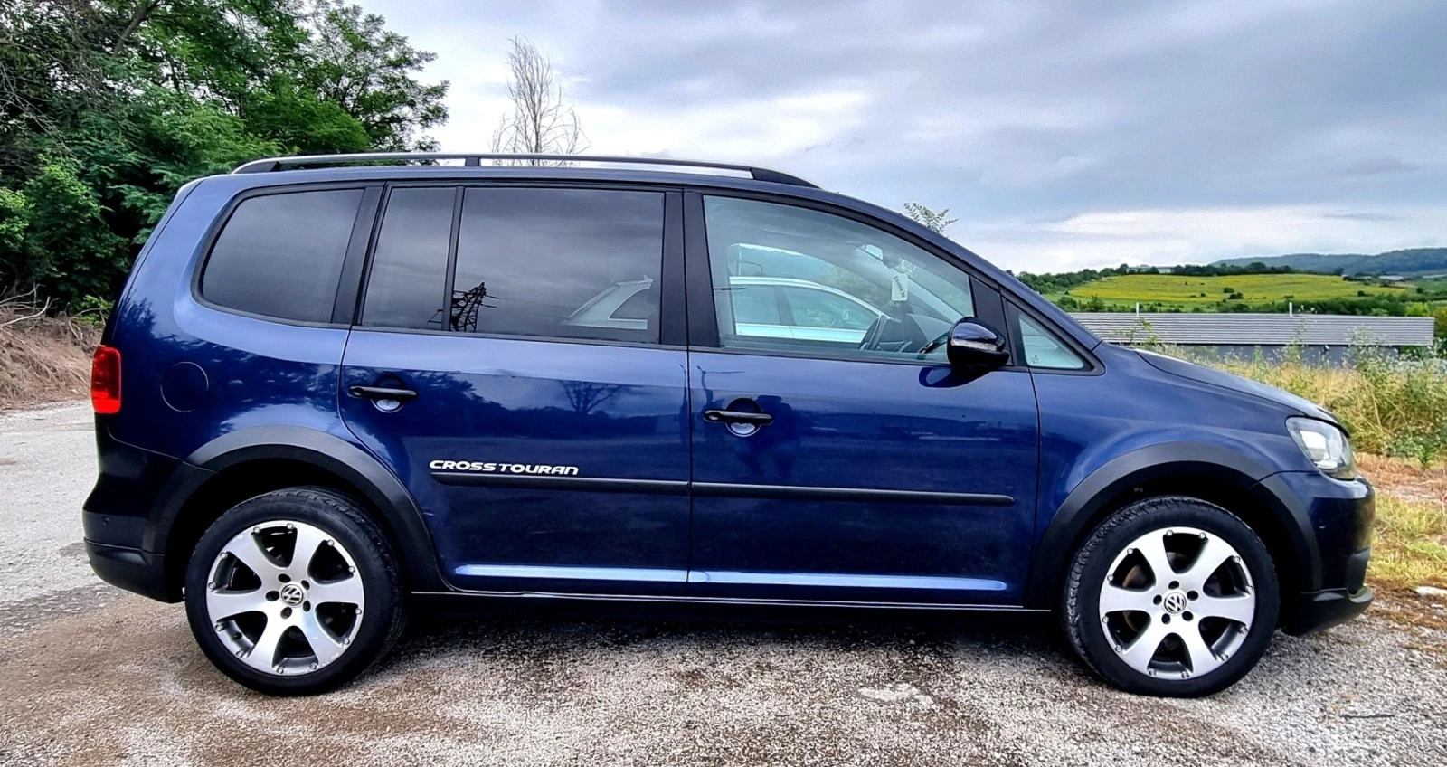 VW Touran Cross 1.6 tdi - изображение 8