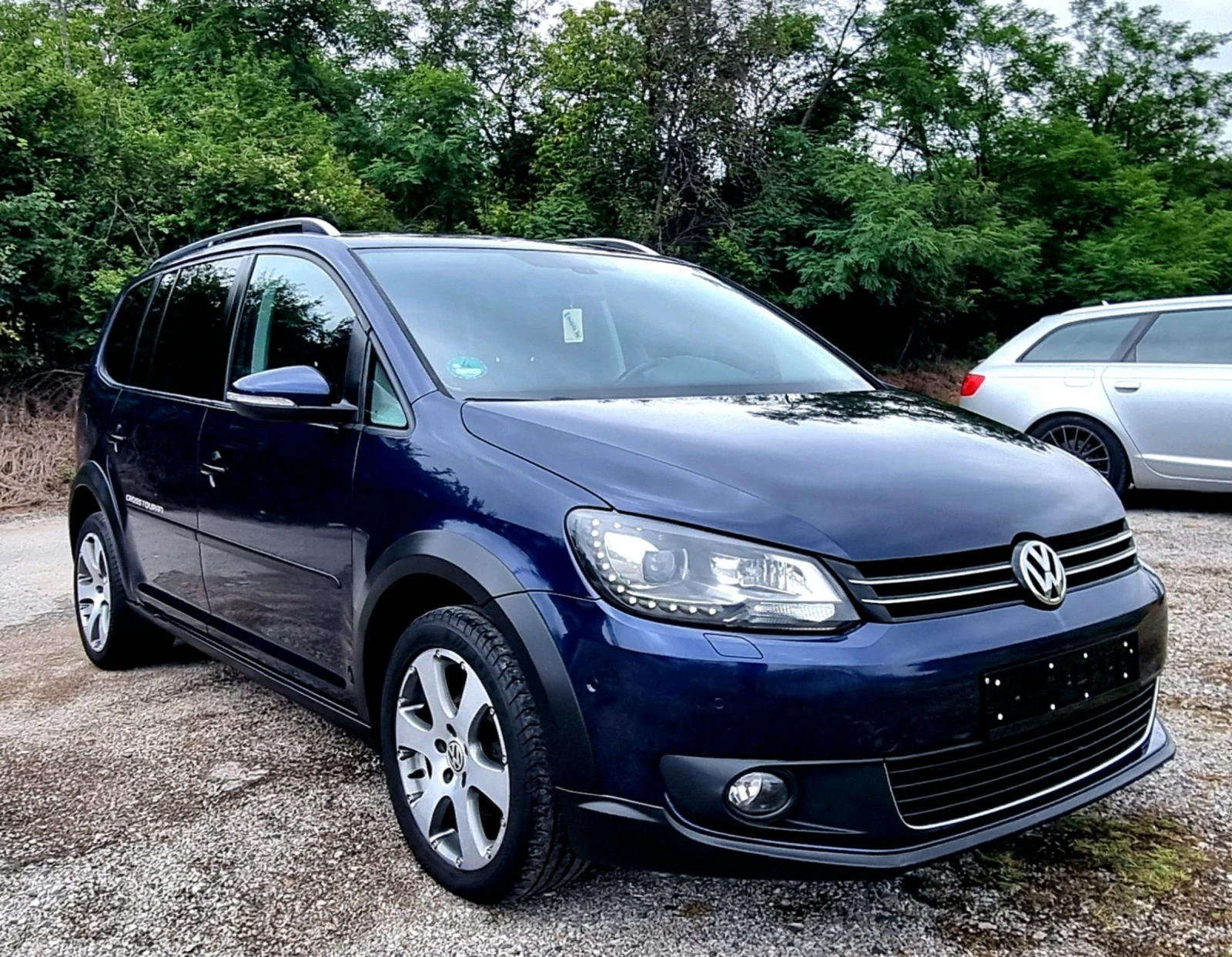 VW Touran Cross 1.6 tdi - изображение 4