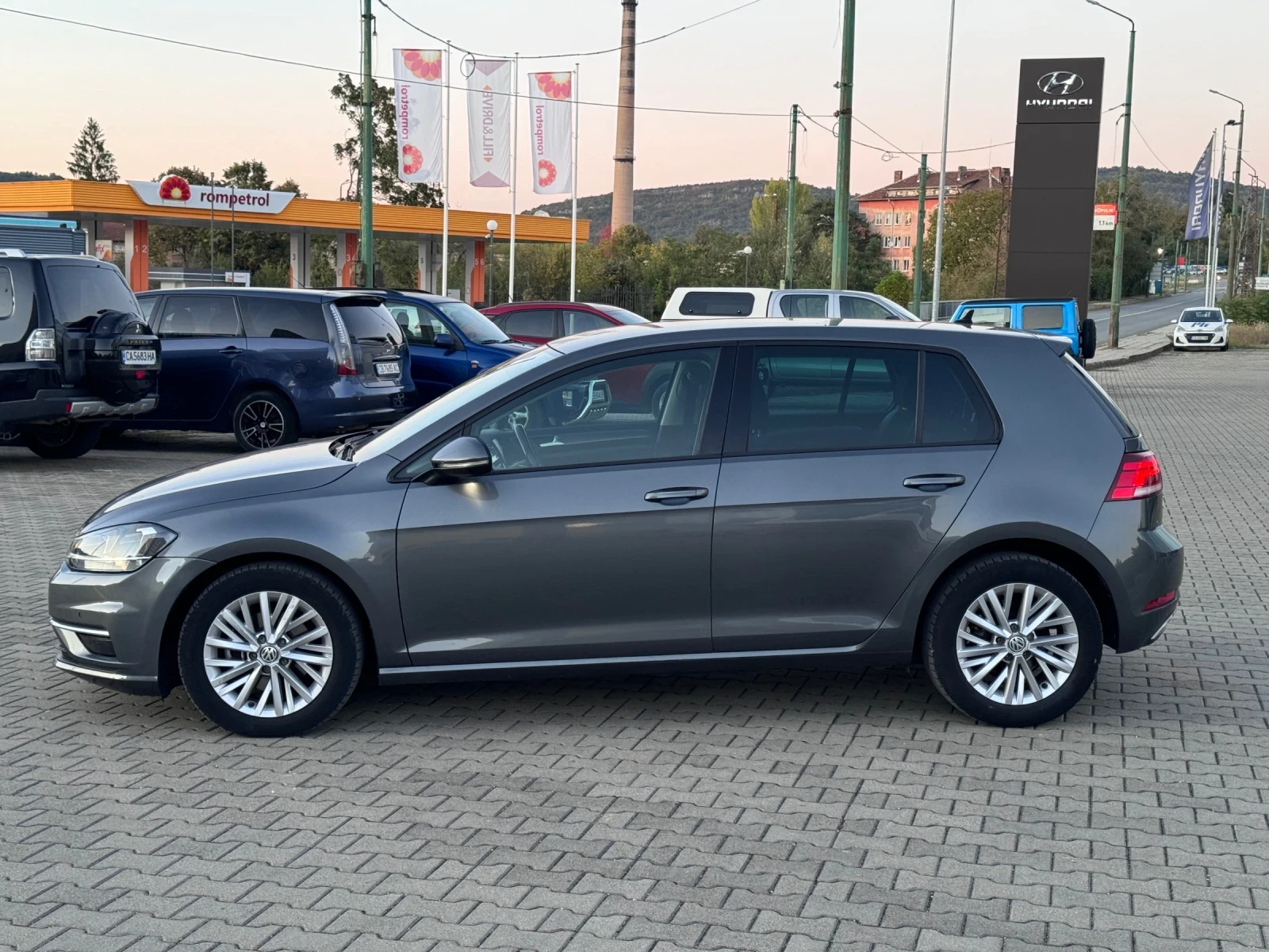 VW Golf FACELIFT! 1.6-116 TDI/  Дистроник! - изображение 7