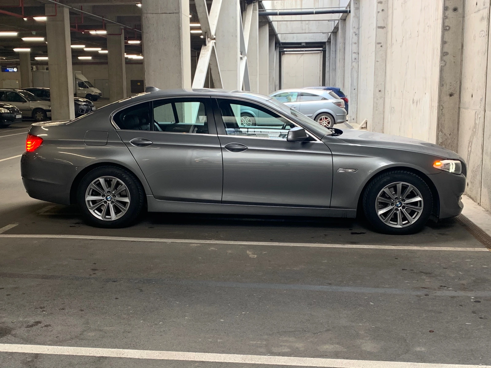 BMW 523  - изображение 4