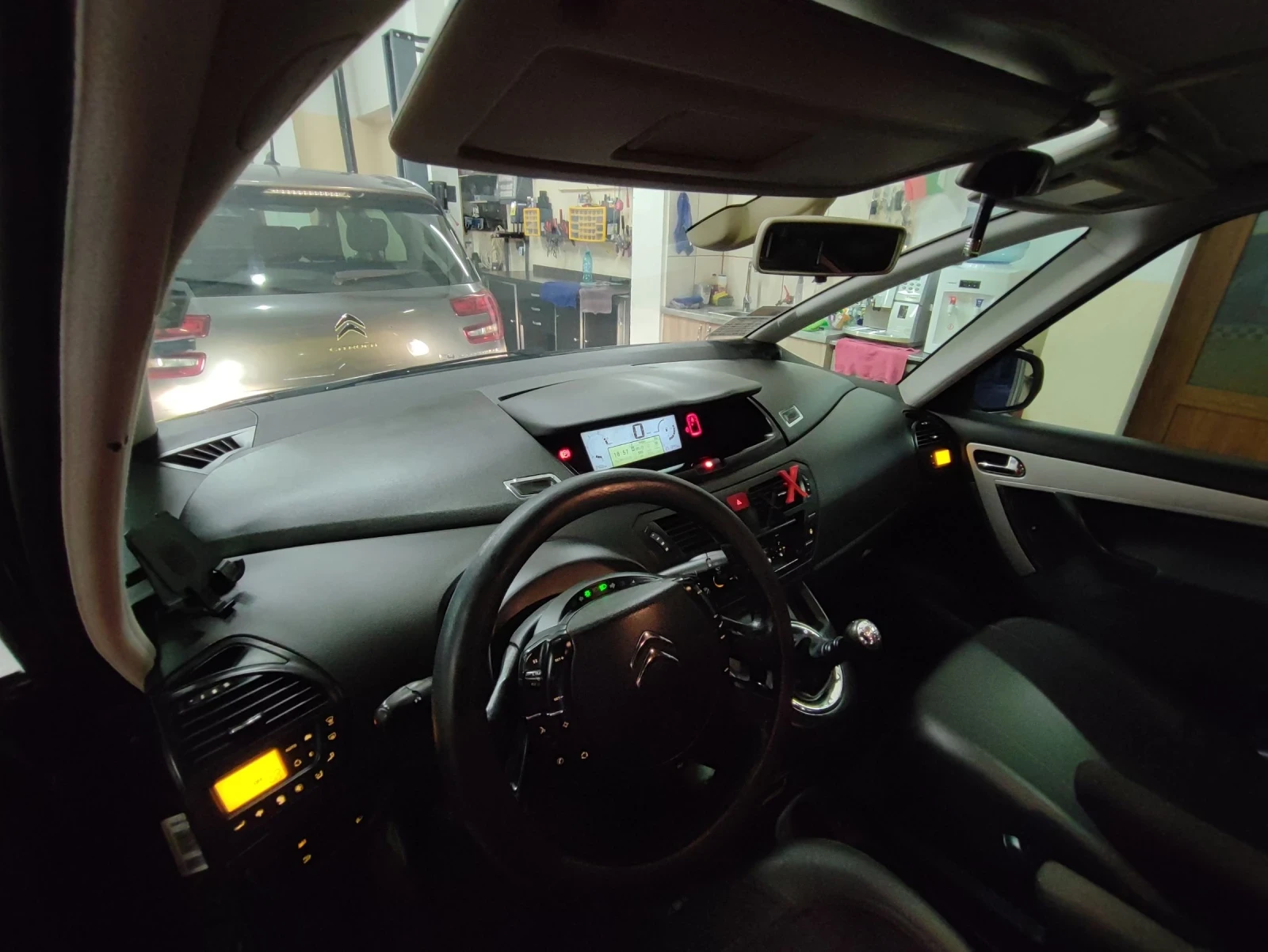Citroen Grand C4 Picasso  - изображение 8