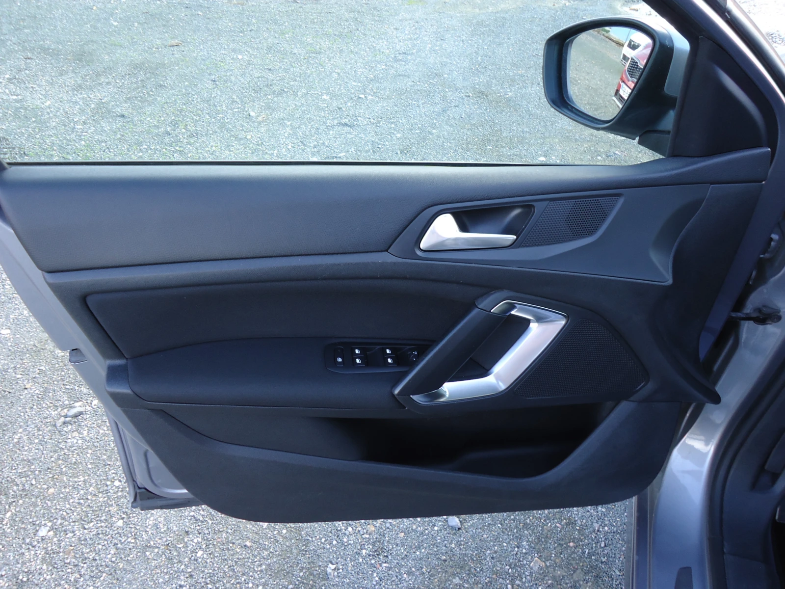 Peugeot 308 1.6 BlueHDI 120 к.с. - изображение 8