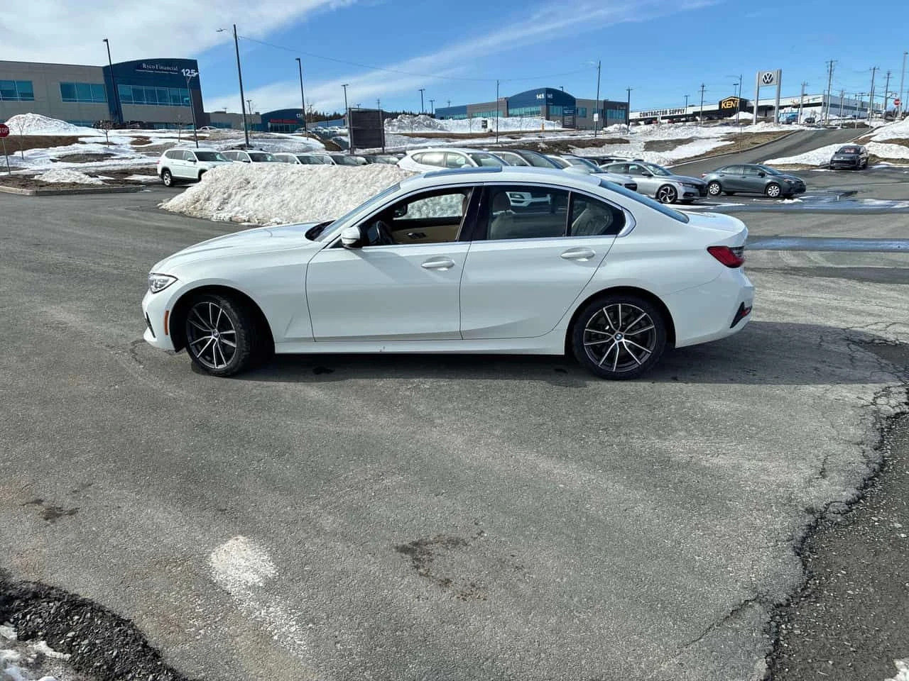 BMW 330 *  xDrive * 2 КЛЮЧА * КАМЕРА * ПОДГРЕВ * ПАМЕТ, снимка 2 - Автомобили и джипове - 54047322