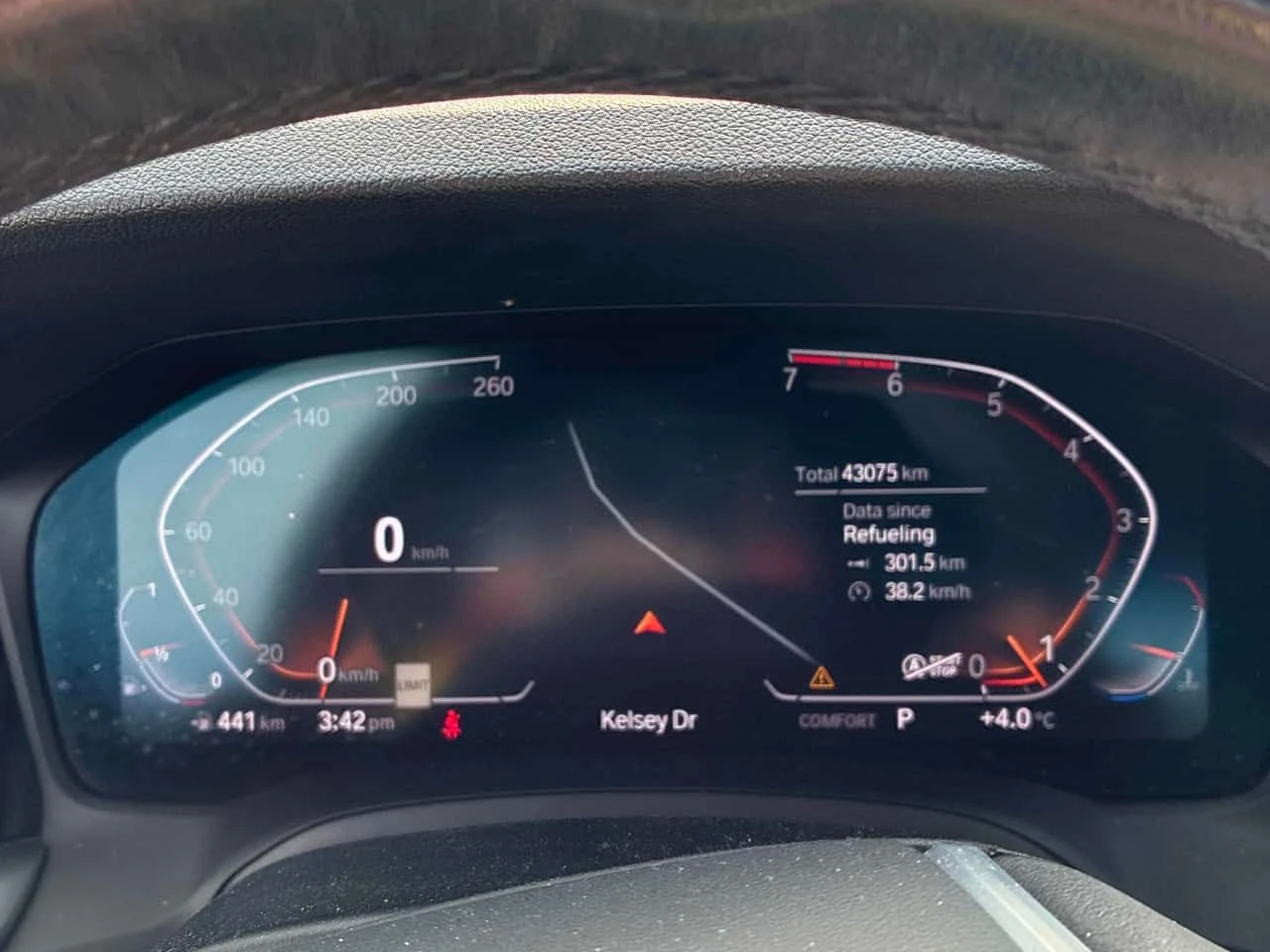 BMW 330 *  xDrive * 2 КЛЮЧА * КАМЕРА * ПОДГРЕВ * ПАМЕТ, снимка 8 - Автомобили и джипове - 54047322