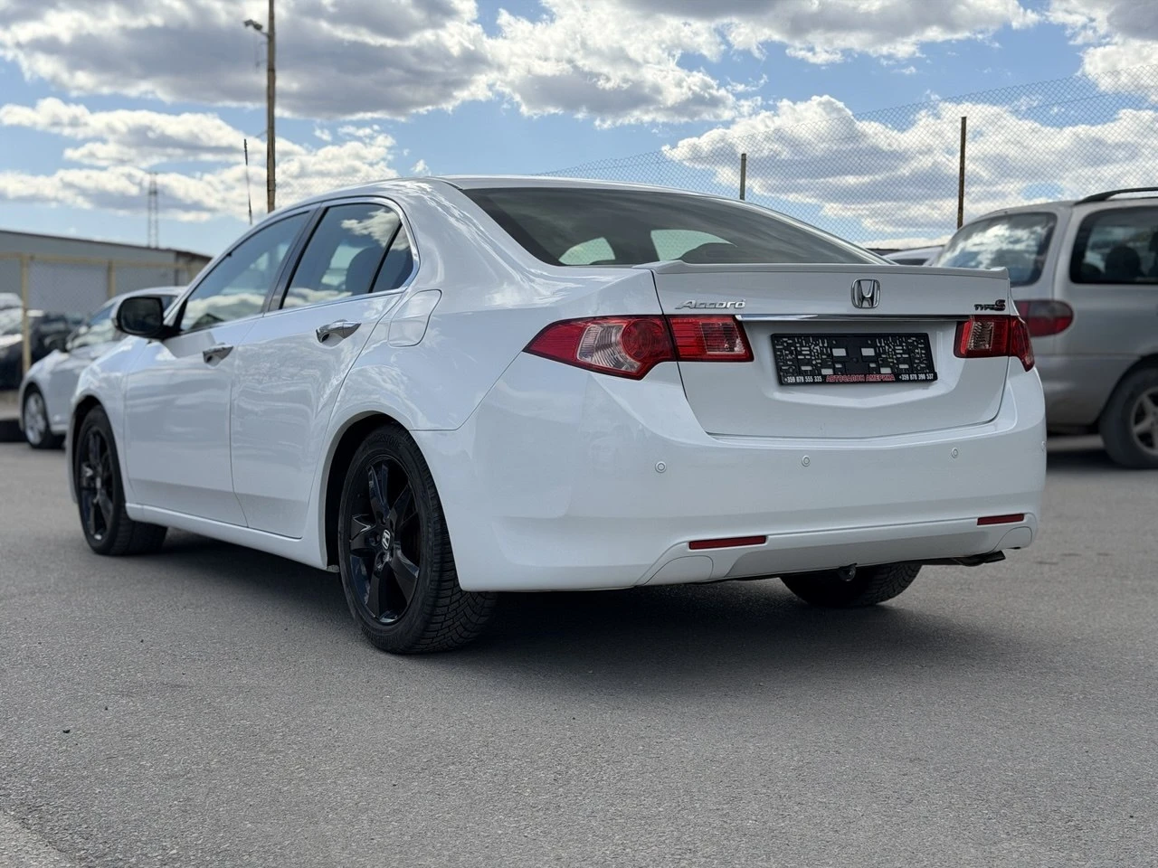 Honda Accord 2.2 i-DTEC , снимка 4 - Автомобили и джипове - 54140524