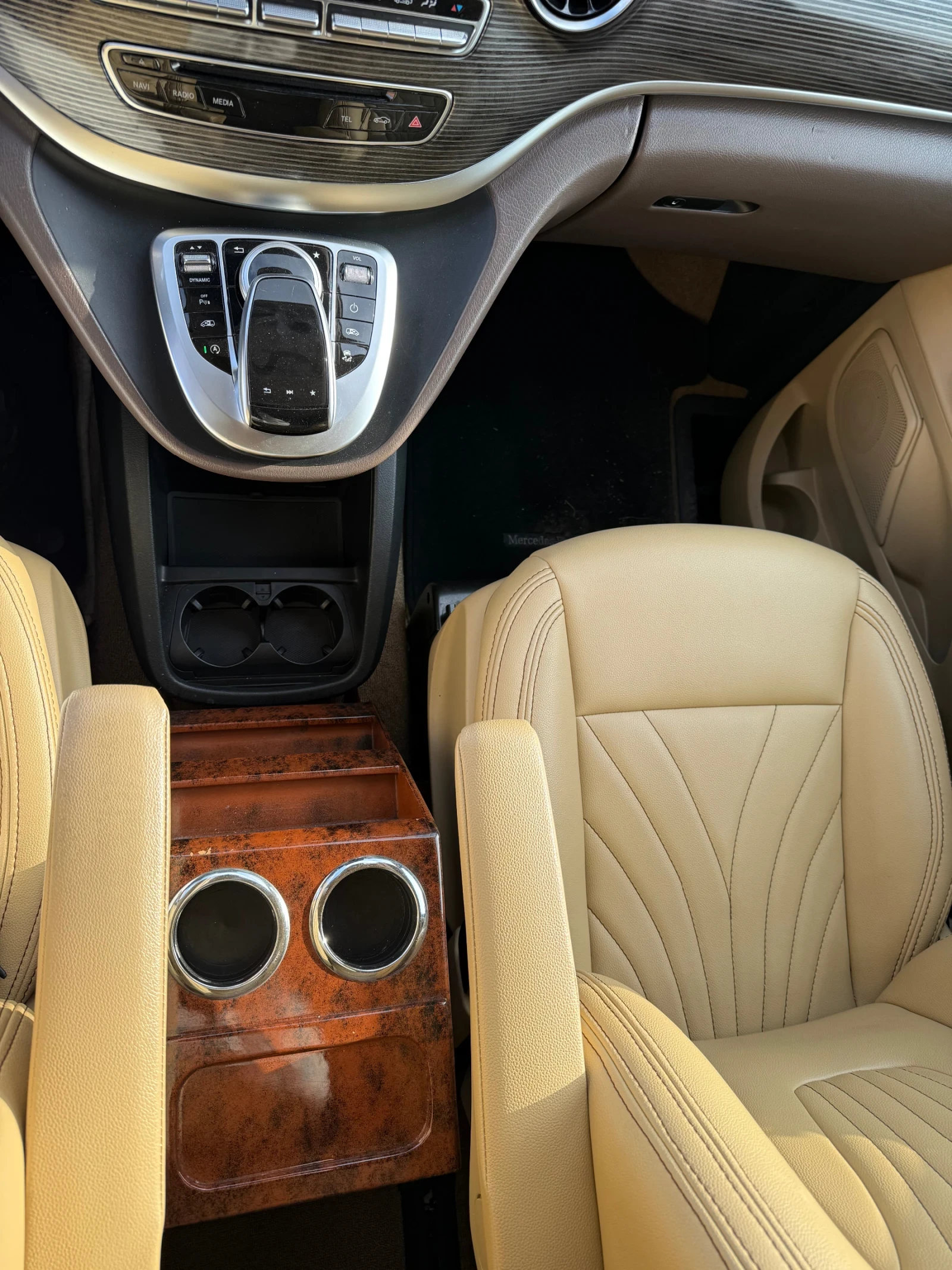 Mercedes-Benz V 300, снимка 12 - Автомобили и джипове - 54360884