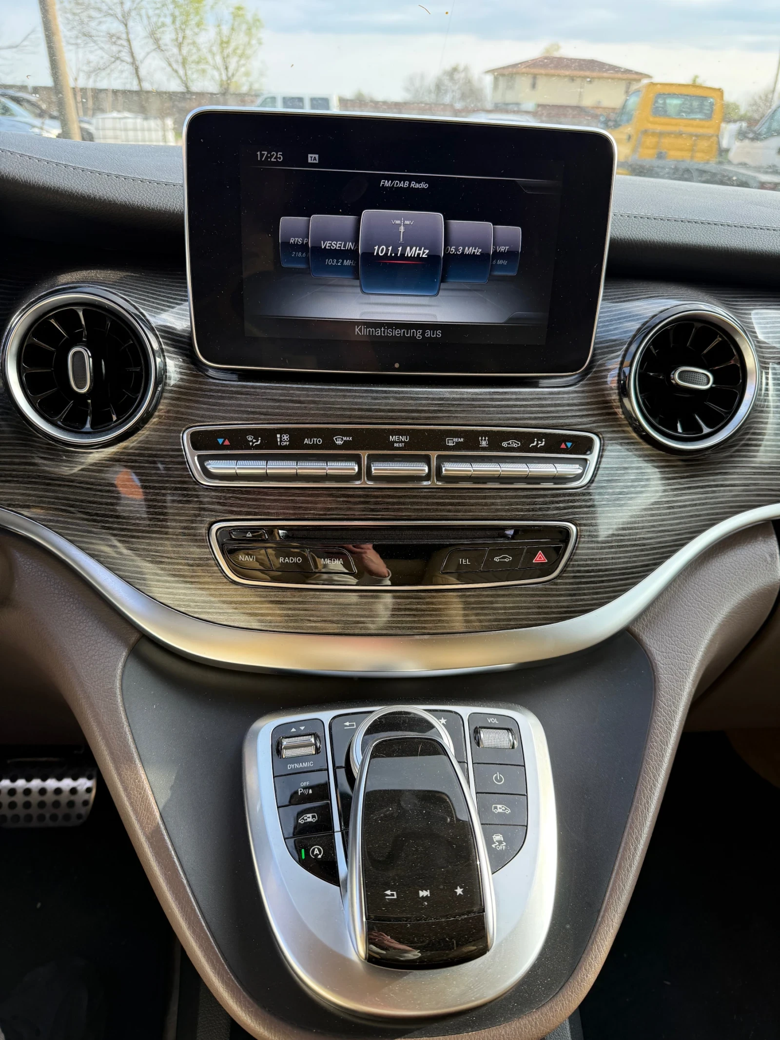 Mercedes-Benz V 300, снимка 11 - Автомобили и джипове - 54360884