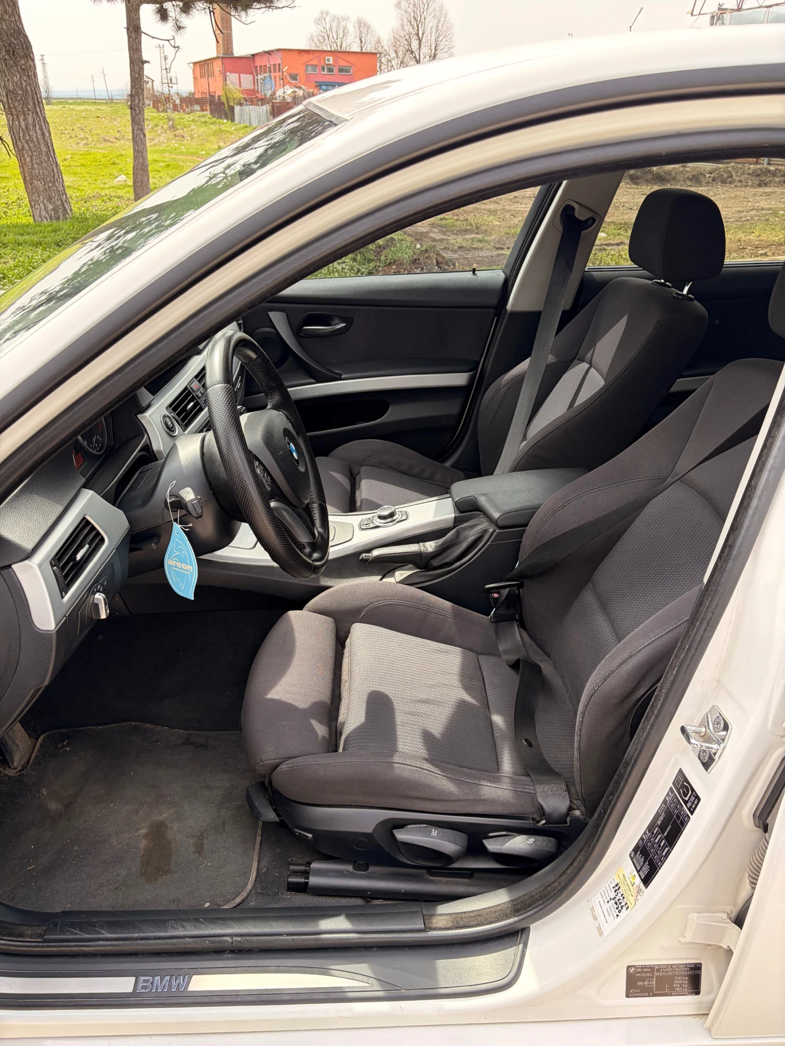 BMW 320, снимка 8 - Автомобили и джипове - 54767706