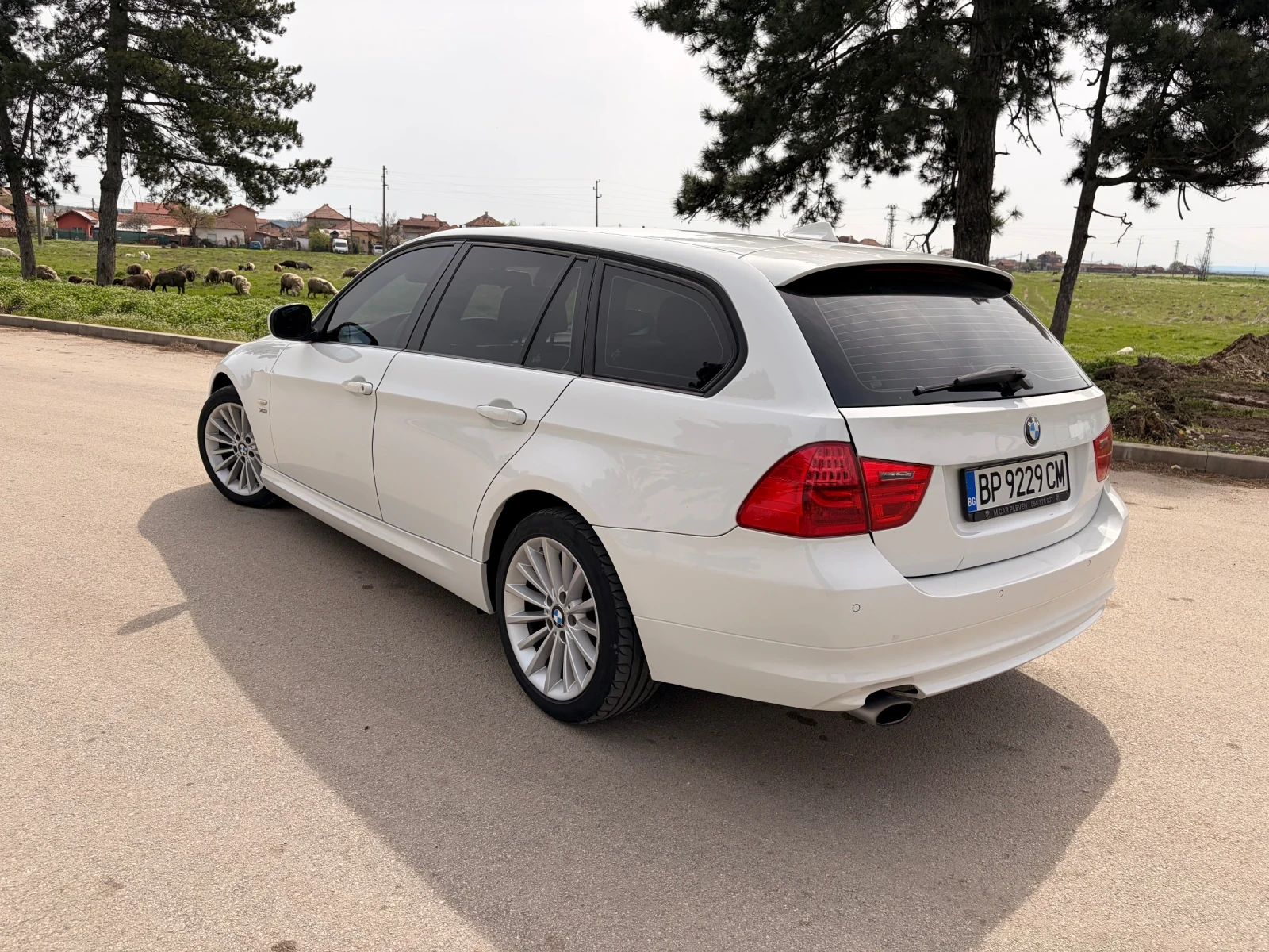 BMW 320, снимка 4 - Автомобили и джипове - 54767706