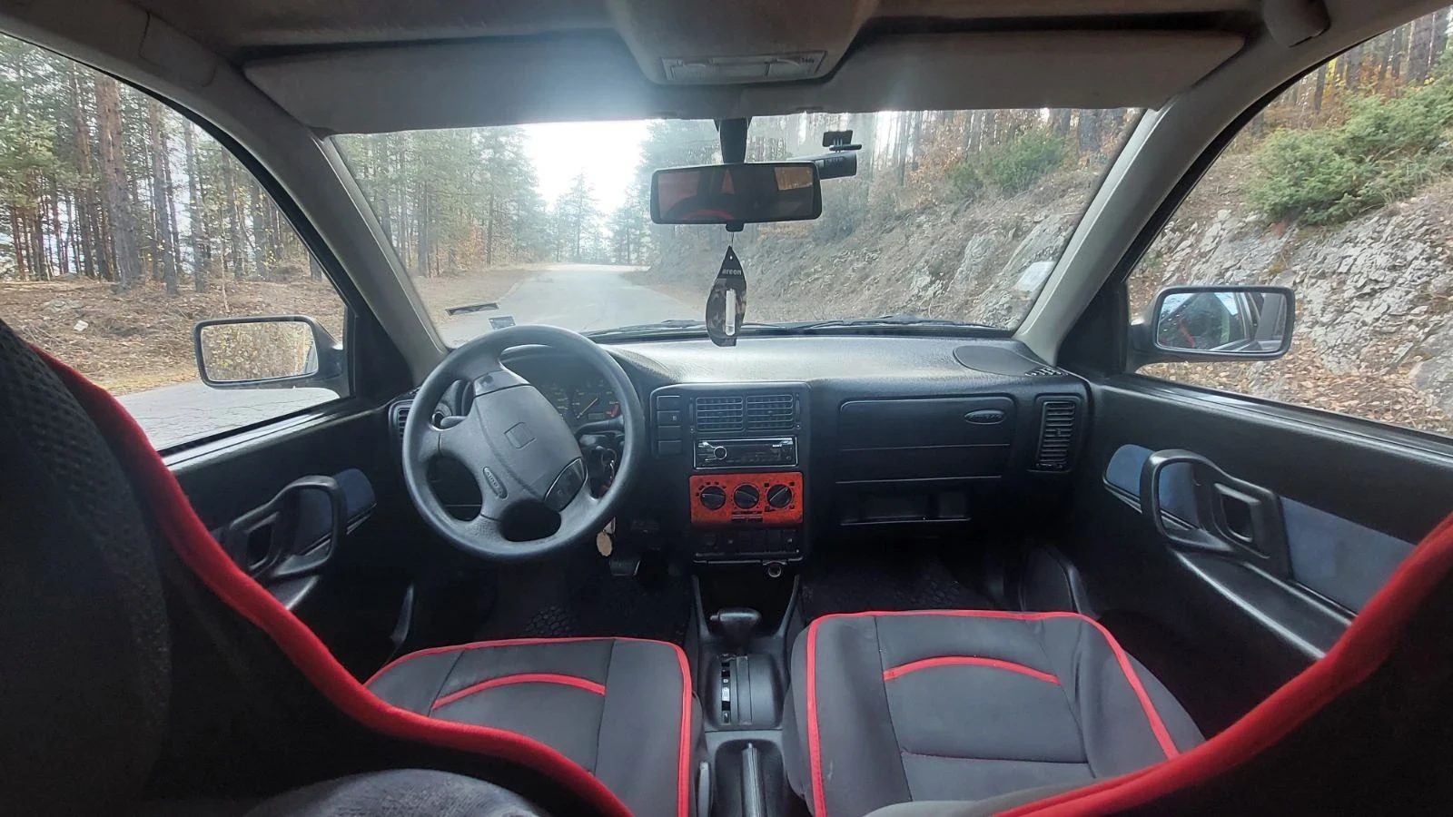 Seat Cordoba, снимка 6 - Автомобили и джипове - 55202015