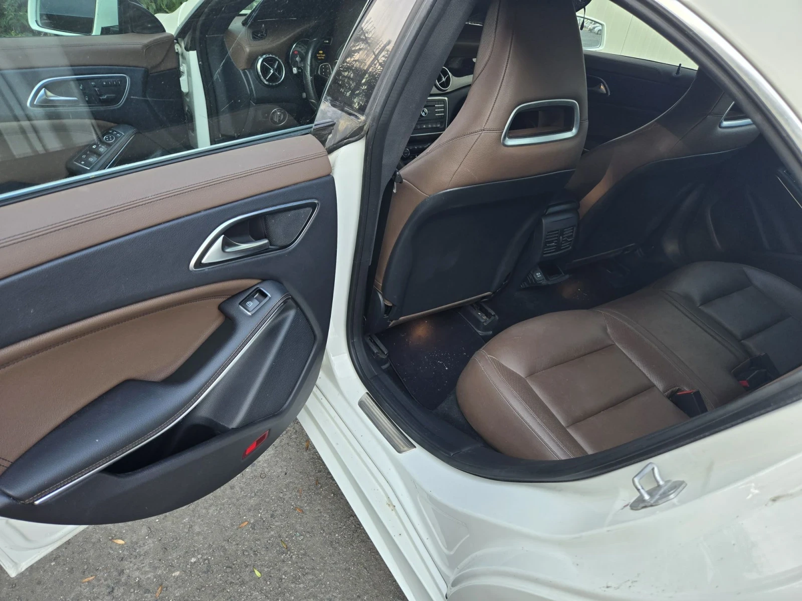 Mercedes-Benz CLA 250, снимка 11 - Автомобили и джипове - 55258807