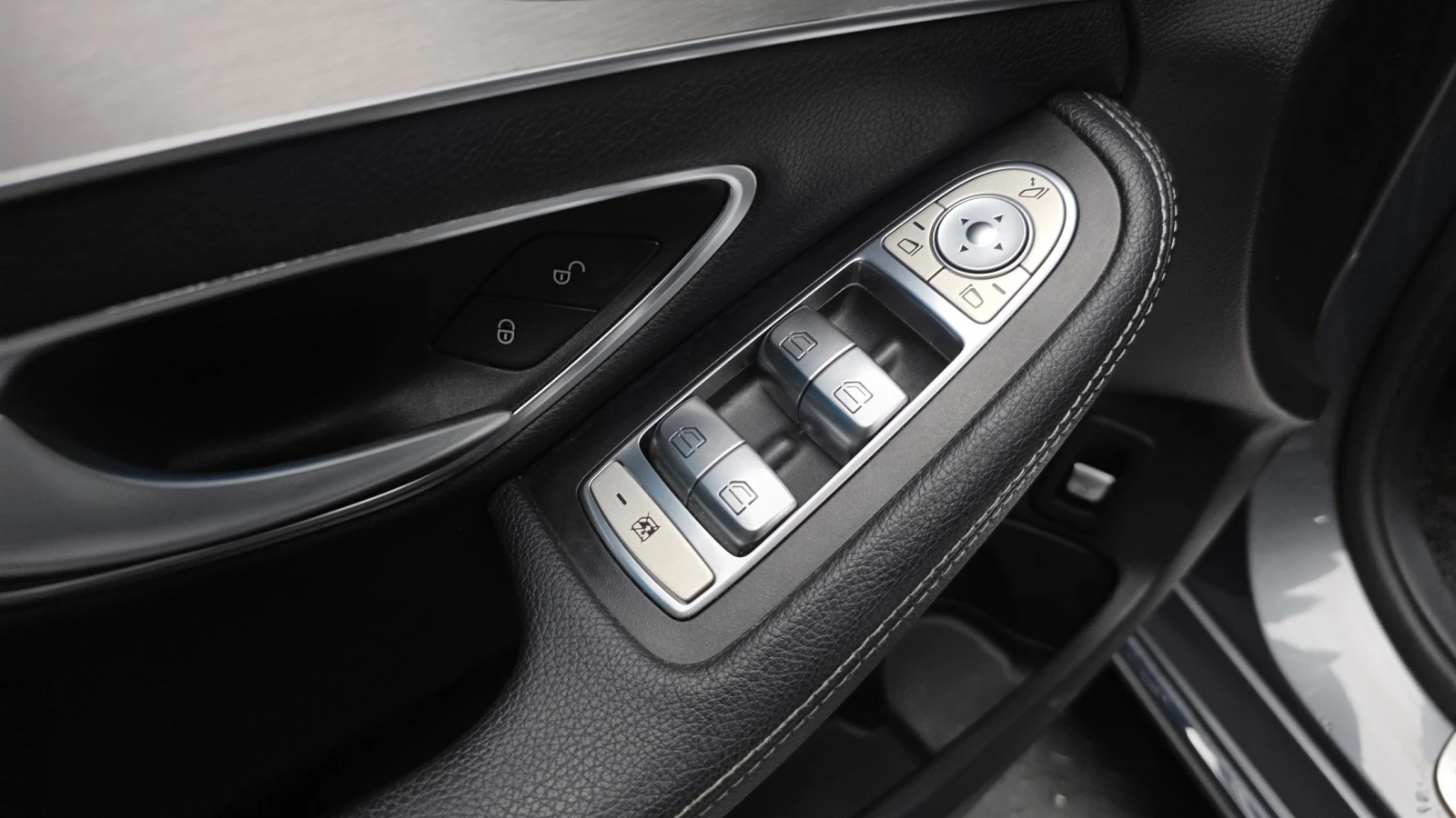 Mercedes-Benz C 220 Avantgarde | Ел. салон | Keyless, снимка 13 - Автомобили и джипове - 55750587