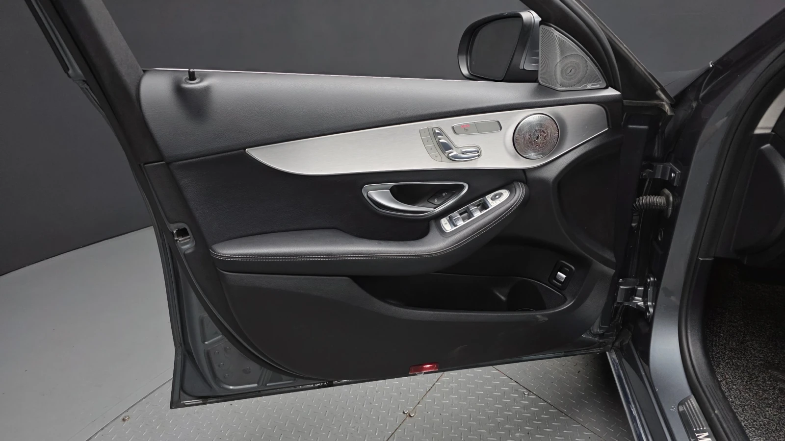 Mercedes-Benz C 220 Avantgarde | Ел. салон | Keyless, снимка 6 - Автомобили и джипове - 55750587
