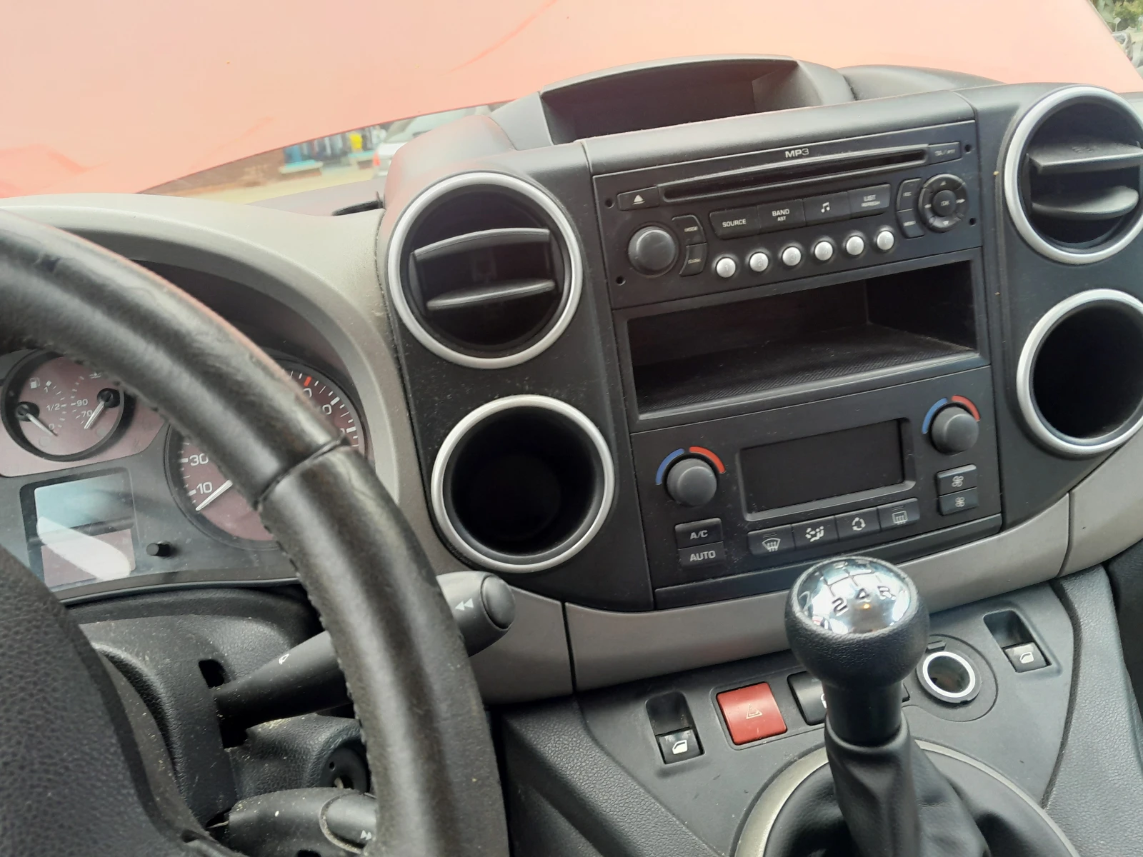 Citroen Berlingo 1.6 ГАЗ - БЕНЗИН , снимка 11 - Автомобили и джипове - 55803338